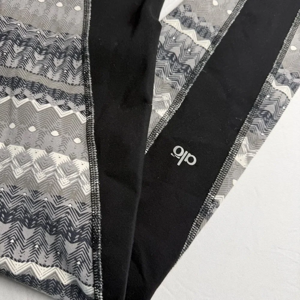 Alo Yoga full length low waisted black gray Print Leggings medium